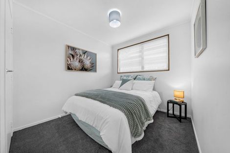 Photo of property in 2/52 Butterworth Drive, Glendene, Auckland, 0602