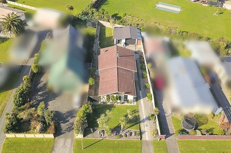 Photo of property in 35 Thomas Place, Foxton Beach, Foxton, 4815