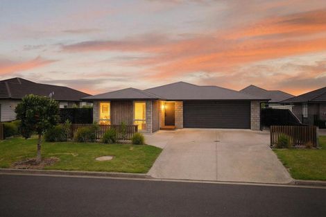 Photo of property in 12 Te Kio Crescent, Papamoa Beach, Papamoa, 3118