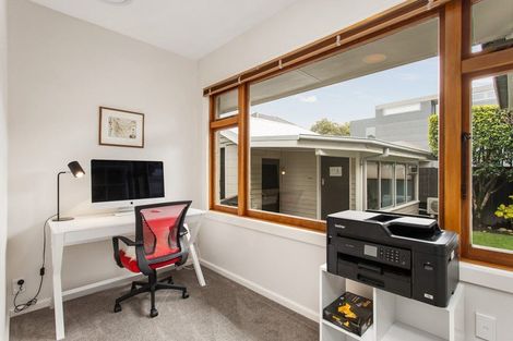 Photo of property in 33 Office Road, Merivale, Christchurch, 8014