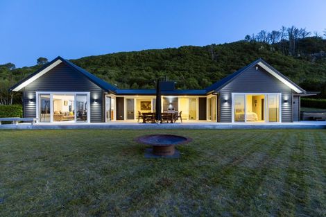 Photo of property in 35 Locheagles Rise, Kinloch, Taupo, 3377