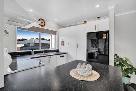 Photo of property in 8b Joshua Place, Bell Block, New Plymouth, 4312