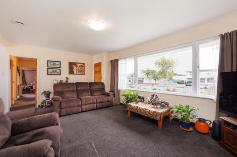 Photo of property in 11 Tararua Terrace, Cloverlea, Palmerston North, 4412