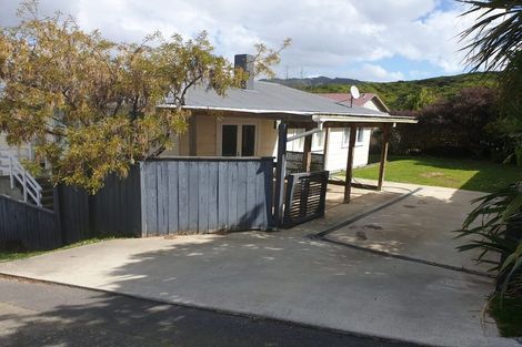 Photo of property in 16 Mawhare Street, Titahi Bay, Porirua, 5022