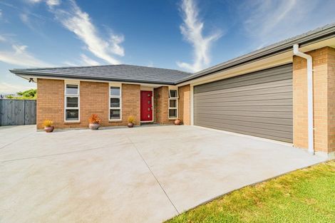 Photo of property in 15 Magnolia Crescent, Tawhero, Whanganui, 4501