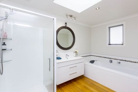 Photo of property in 21 Pempsey Street, Silverstream, Upper Hutt, 5019