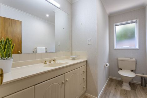 Photo of property in 4 Wardour Mews, Avonhead, Christchurch, 8042