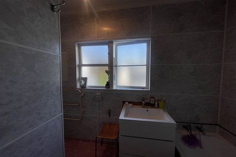 Photo of property in 90 Roberts Road, Te Atatu South, Auckland, 0610