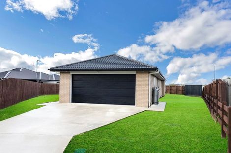 Photo of property in 16 Gibboney Place, Pokeno, 2402