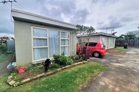Photo of property in 15 Grande Vue Road, Papatoetoe, Auckland, 2025