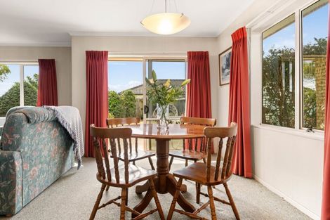 Photo of property in 16 Mcleod Place, Papamoa Beach, Papamoa, 3118