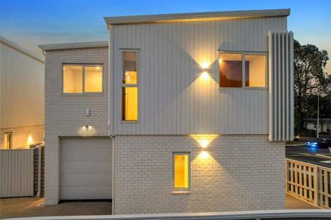 Photo of property in 318 Swanson Road, Henderson, Auckland, 0610