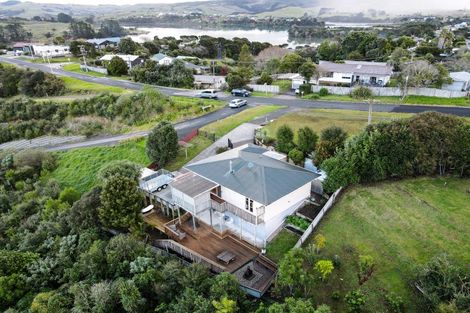 Photo of property in 2 Point Street, Raglan, 3225