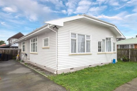 Photo of property in 3 Broadbent Street, Riccarton, Christchurch, 8041