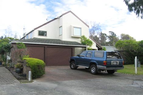 Photo of property in 25 Heathcote Place, Fitzherbert, Palmerston North, 4410