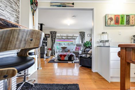 Photo of property in 2 Point Street, Raglan, 3225