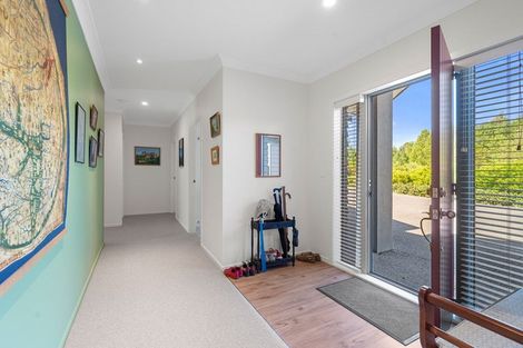 Photo of property in 10 Birdie Way, Martinborough, 5711