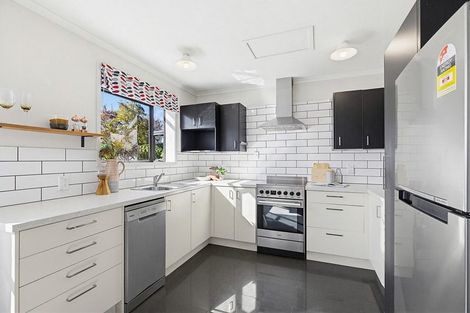 Photo of property in 3 Tedder Way, Karori, Wellington, 6012