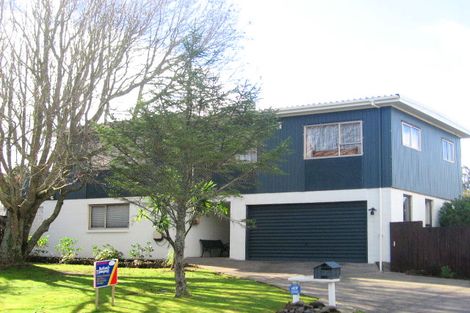 Photo of property in 2 Anich Road, Massey, Auckland, 0614