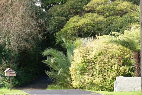 Photo of property in 12 Kerry Dell, Cockle Bay, Auckland, 2014