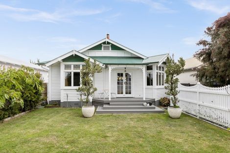 Photo of property in 146 Vigor Brown Street, Napier South, Napier, 4110