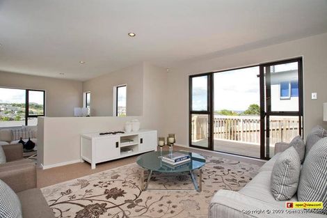 Photo of property in 22 Catlins Place, Fairview Heights, Auckland, 0632