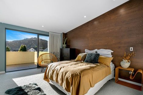 Photo of property in 8b Minaret Ridge, Wanaka, 9305