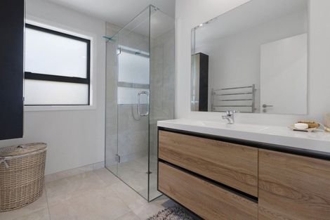 Photo of property in 11 Dudley Crescent, Cable Bay, 0420