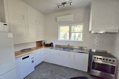 Photo of property in 35 Patanga Crescent, Thorndon, Wellington, 6011