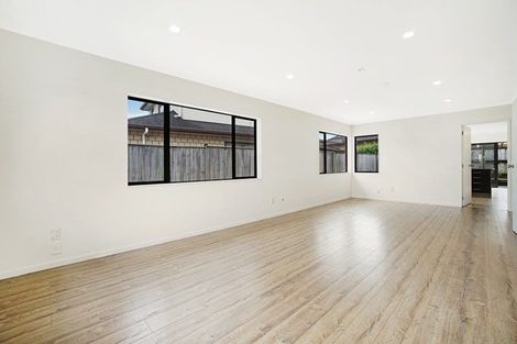 Photo of property in 20 Speyside Crescent, Flat Bush, Auckland, 2016
