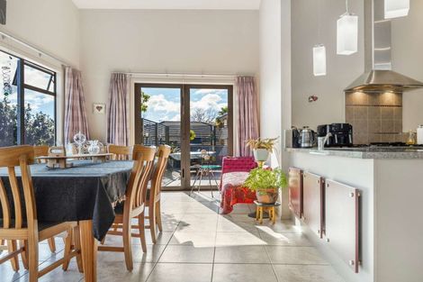 Photo of property in 2 Honeysuckle Lane, Ohauiti, Tauranga, 3112