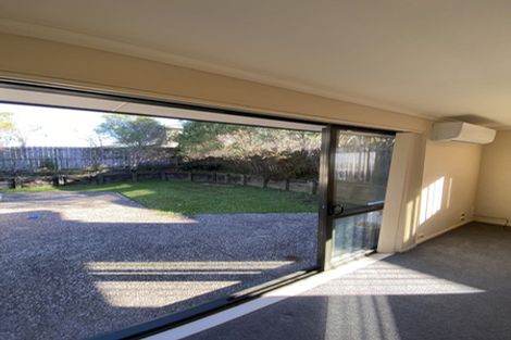 Photo of property in 6 Marbella Crescent, Oteha, Auckland, 0632