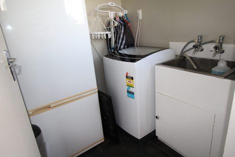 Photo of property in 12 Raglan Avenue, Cloverlea, Palmerston North, 4412