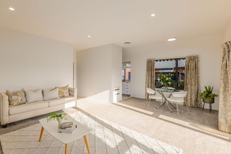 Photo of property in 5 Stroud Lane, Papanui, Christchurch, 8053