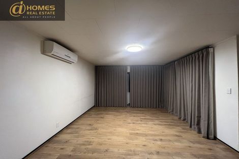 Photo of property in 15 Meadowood Drive, Unsworth Heights, Auckland, 0632