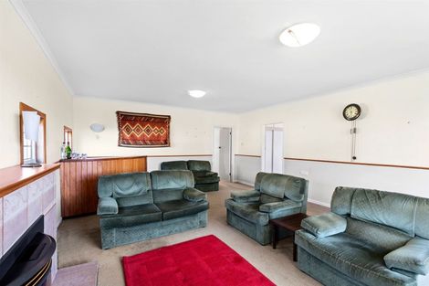 Photo of property in 8 Manu Crescent, Upper Vogeltown, New Plymouth, 4310