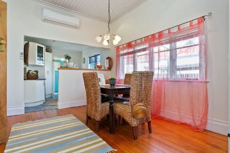 Photo of property in 2 Cook Street, Leamington, Cambridge, 3432