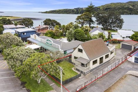 Photo of property in 8 Wallis Street, Raglan, 3225