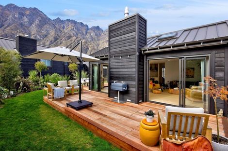 Photo of property in 10 Pendeen Crescent, Jacks Point, Queenstown, 9371