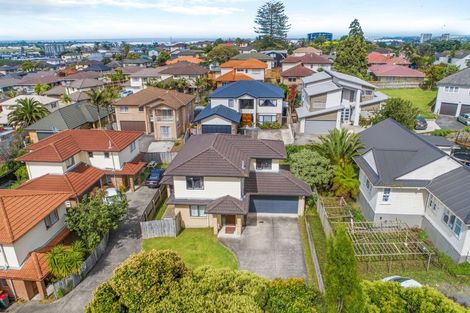 Photo of property in 63a Redoubt Road, Goodwood Heights, Auckland, 2105