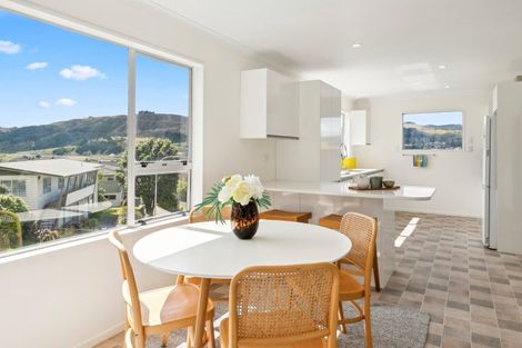 Photo of property in 27 Turriff Crescent, Tawa, Wellington, 5028