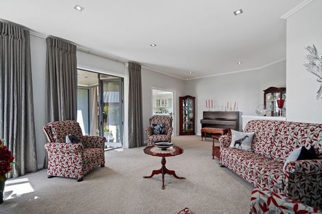 Photo of property in 12 Gleneagles Way, Waiwhakaiho, New Plymouth, 4312