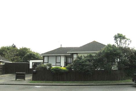 Photo of property in 11 Loasby Crescent, Newlands, Wellington, 6037