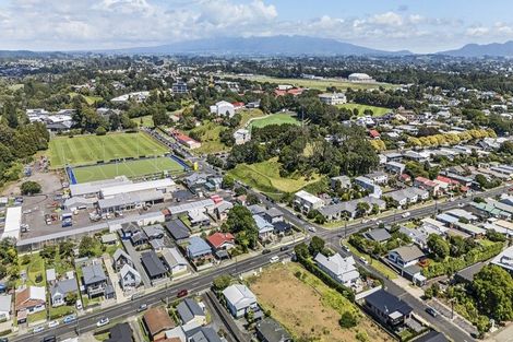 Photo of property in 141 Lemon Street, Strandon, New Plymouth, 4312