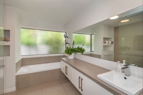 Photo of property in 190 Roslyn Road, Levin, 5510