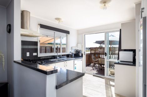 Photo of property in 18 Raniera Street, Glen Avon, New Plymouth, 4312