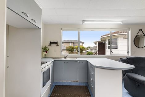 Photo of property in 62 Hutchinsons Road, Bucklands Beach, Auckland, 2014