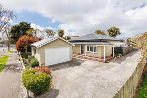 Photo of property in 442 College Street, Hokowhitu, Palmerston North, 4410