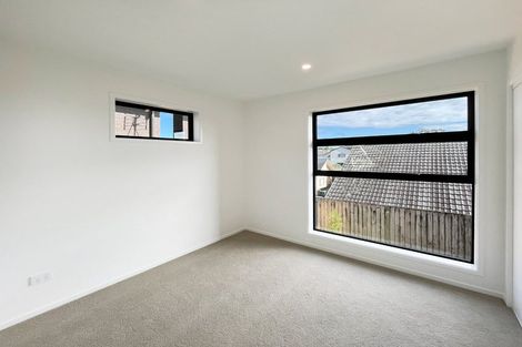 Photo of property in 70 Rauemi Way, Te Atatu South, Auckland, 0610