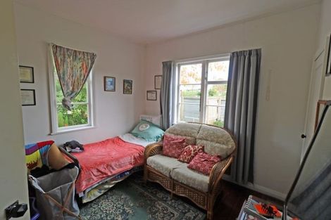 Photo of property in 68 Conway Road, Eltham, 4322